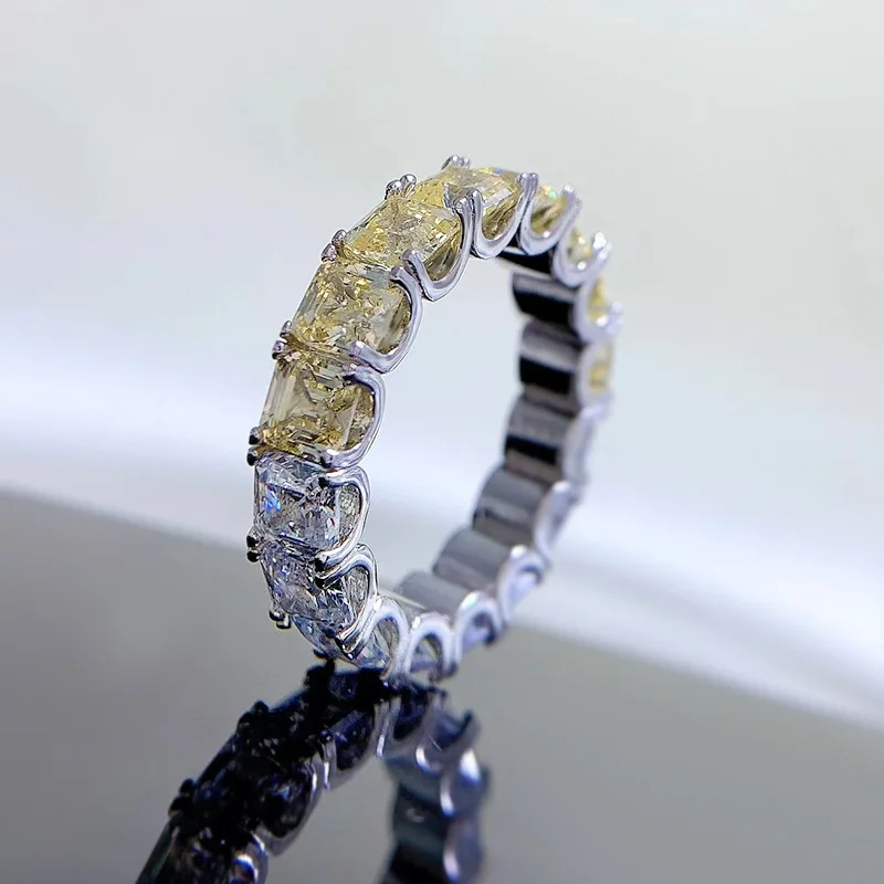 

2023 New 925 Silver 4 * 4 Square Yellow White Diamond High Carbon Diamond Ring Fashion Simple Ring