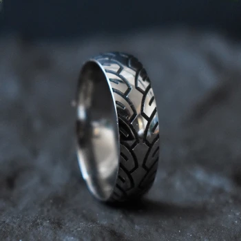 Anelli da uomo classici di moda da strada Anelli per pneumatici da moto abbaglianti Accessori per anelli a strisce geometriche minimaliste punk hip-hop 1