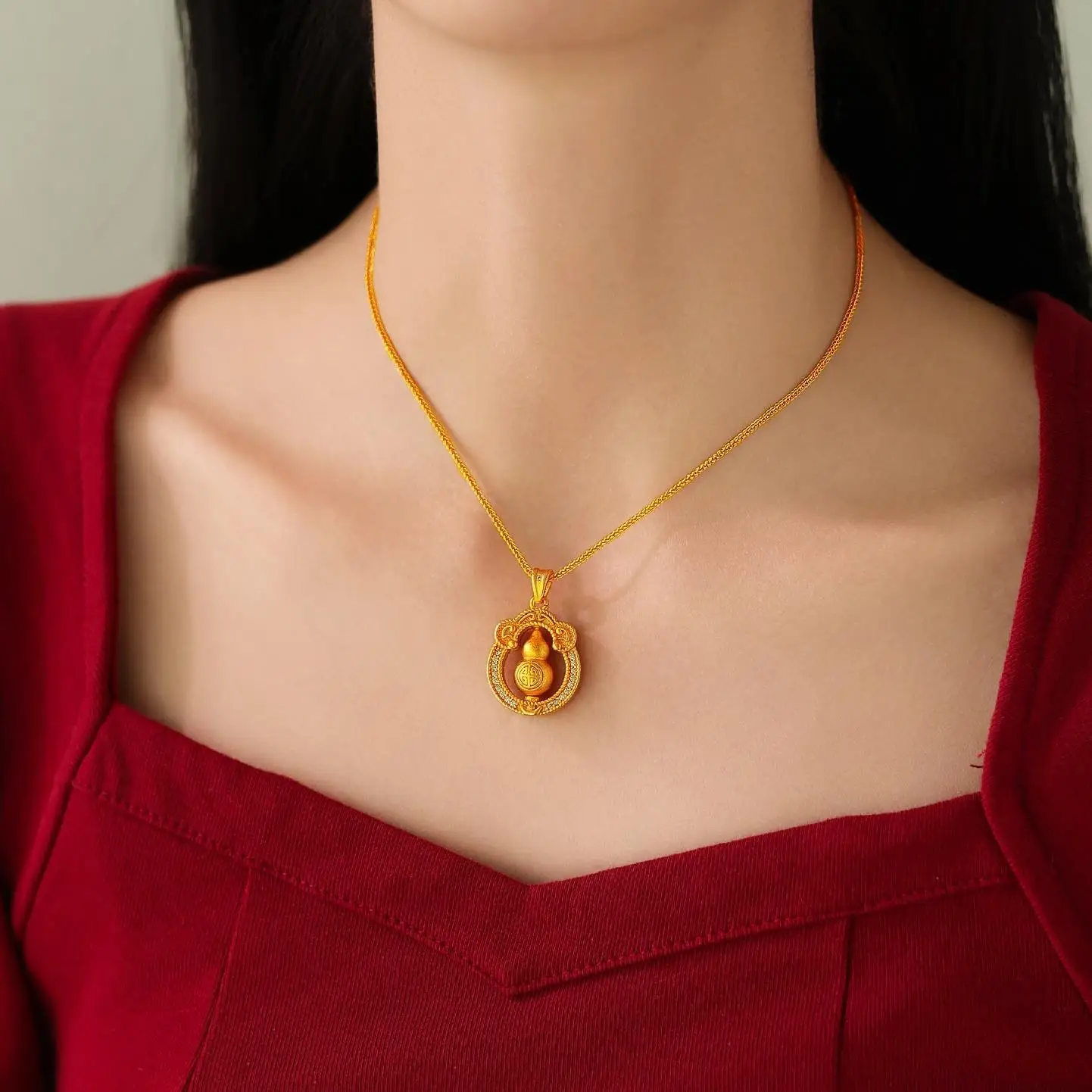 New Chinese 9999 24K real gold gourd rotating pendant necklace female fashion smart gourd clavicle chain to send girlfriend