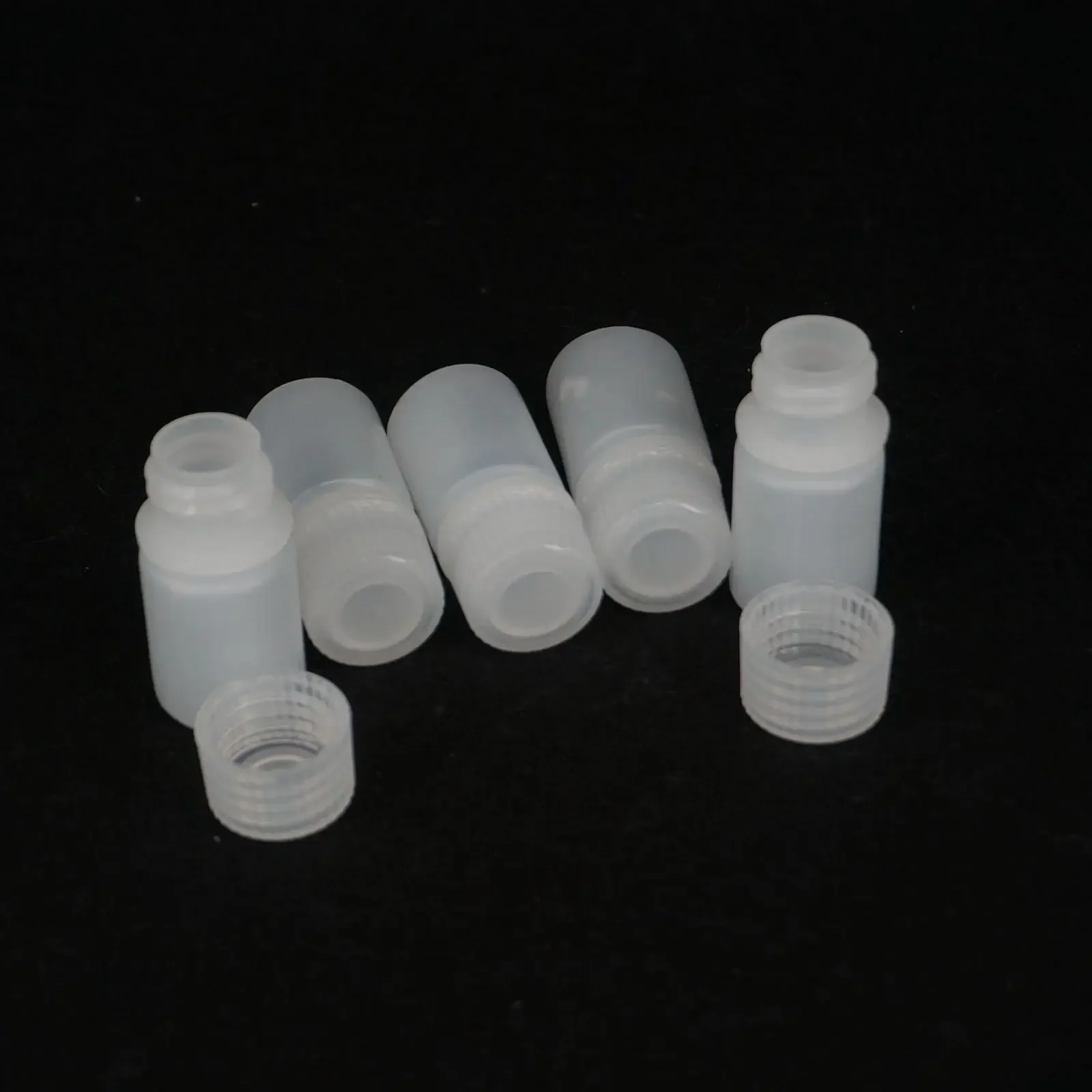 5PCS 5ml 10ml 15ml 30ml 60ml 125ml 250ml 500ml White PP Plastic Cylindrical Chemical Container Reagent Bottle