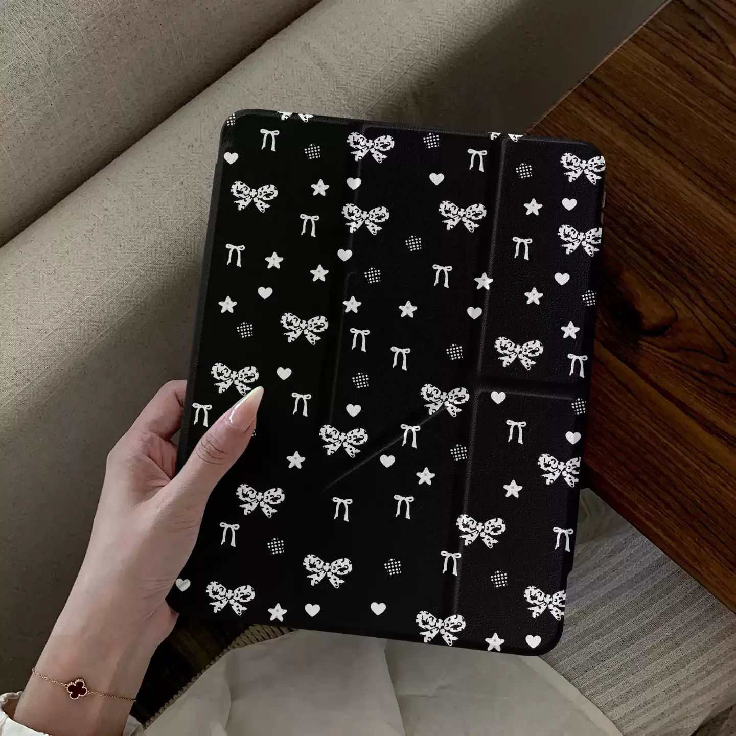 Elegant White Bow Black Tablet Case - Premium Protective Shell
