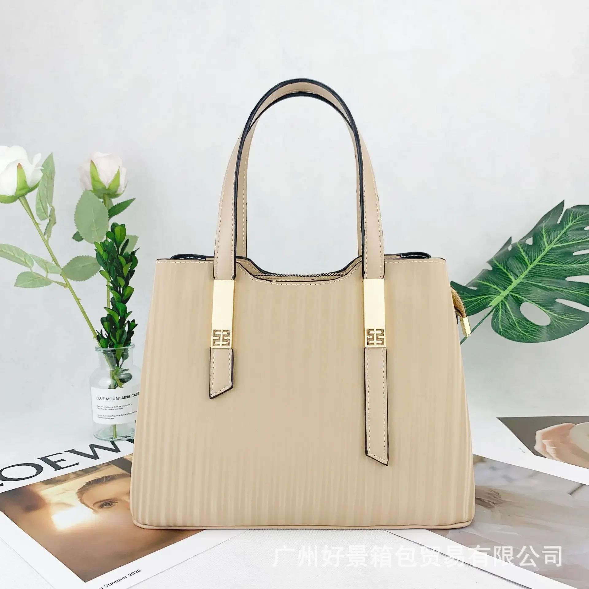 

Высококачественная искусственная кожа Роскошная нишевая Высококачественная женская сумка с большой емкостью модная и универсальная простая искусственная кожа