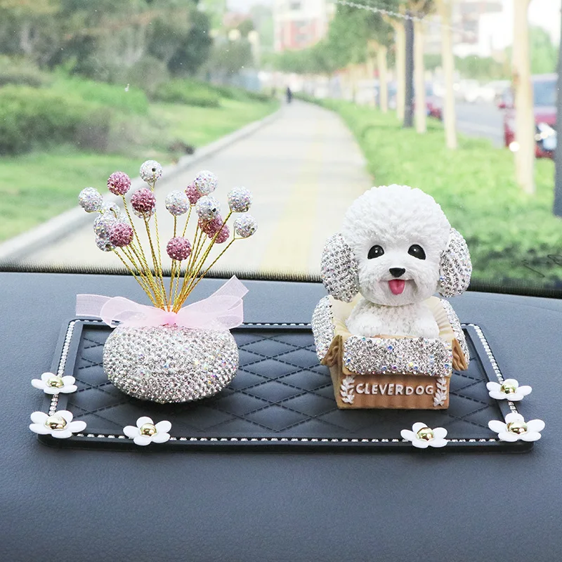 Tableau de bord de voiture en diamant, mignon, chiot, chien en