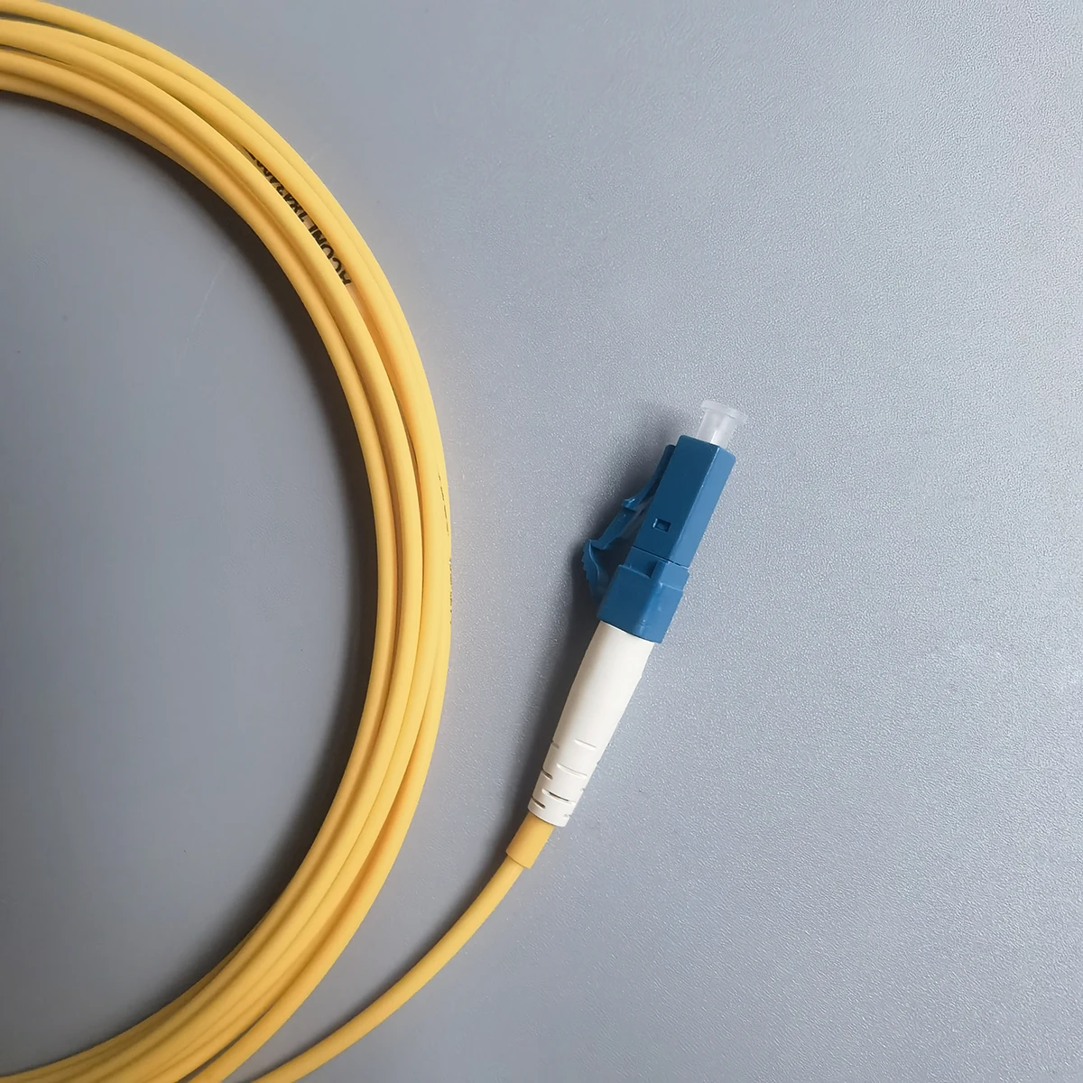 Cable Fibra Optica Indoor FTTH Single Mode LC/APC To LC/UPC Communication Optical Fiber Diameter 2mm 3M Optical Patch Cable