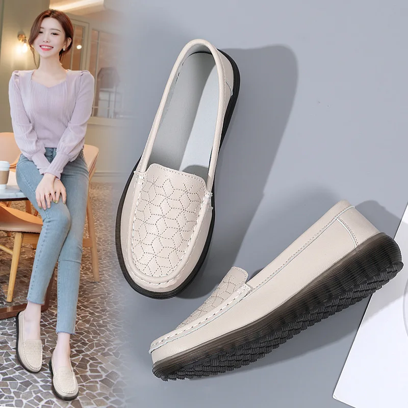 

Cowhide bean shoes for women's spring Lucky shoes casual shallow mouth single shoes for women's anti-slip large mother's shoes