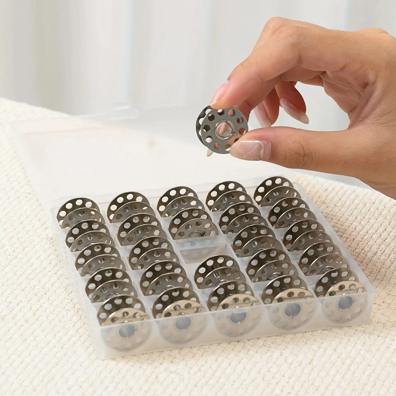 25Pcs/Set Empty Bobbins Sewing Machine Plastic Case Storage Box for Sewing Machine Spools with Thread Storage Case Sewing Tools