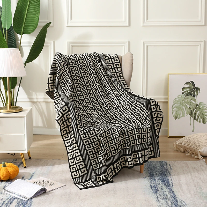

New Blanket Alphabet Knitted Sofa Cover Blanket Bedding Set For Four Seasons For Beds Bedspread Soft Luxury Blanket Cover