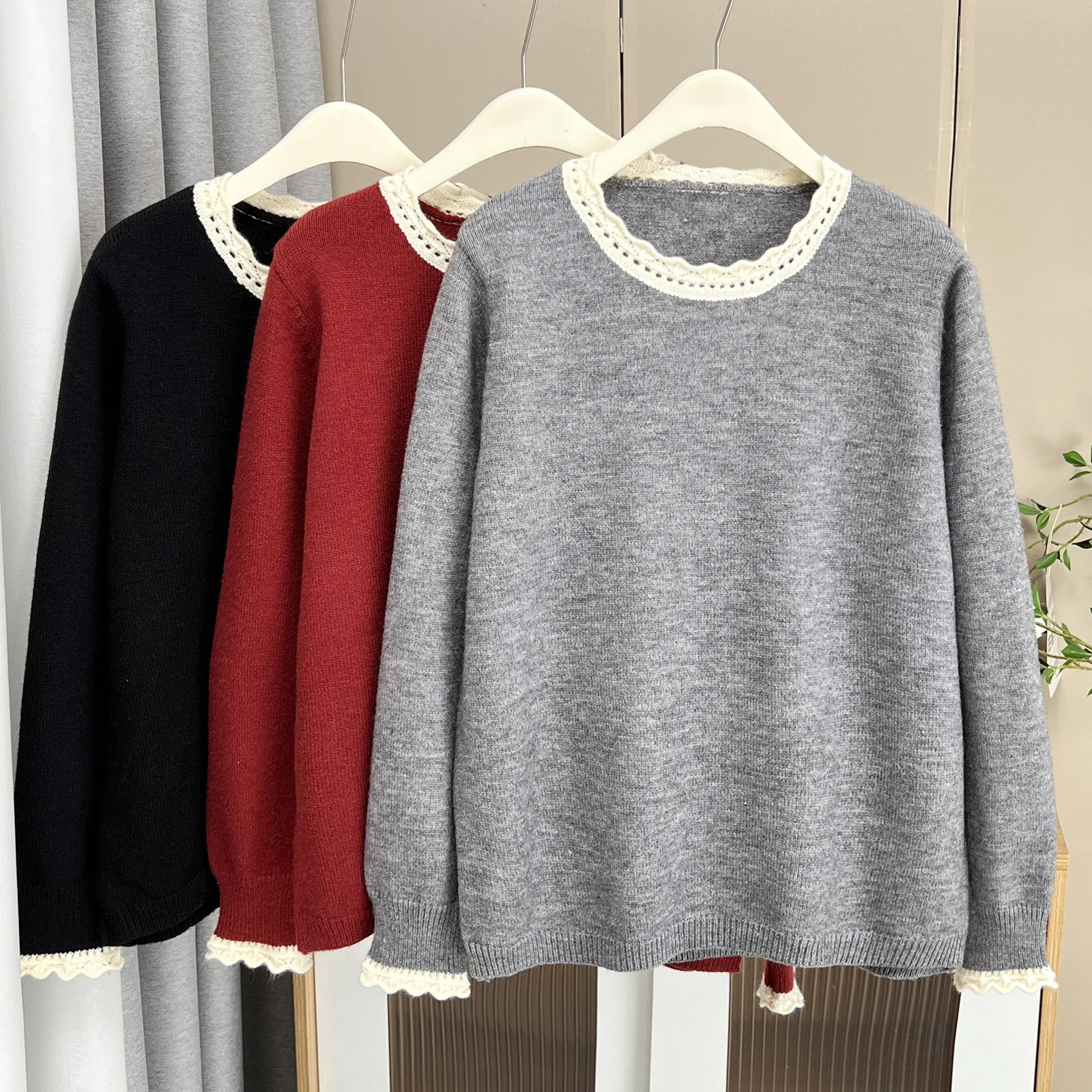 XXXXL Fashion Plus Size Woman Clothing Sweaters New Style Autumn And Winter Lace Block Color Knitted Jersey With Inner Top 529