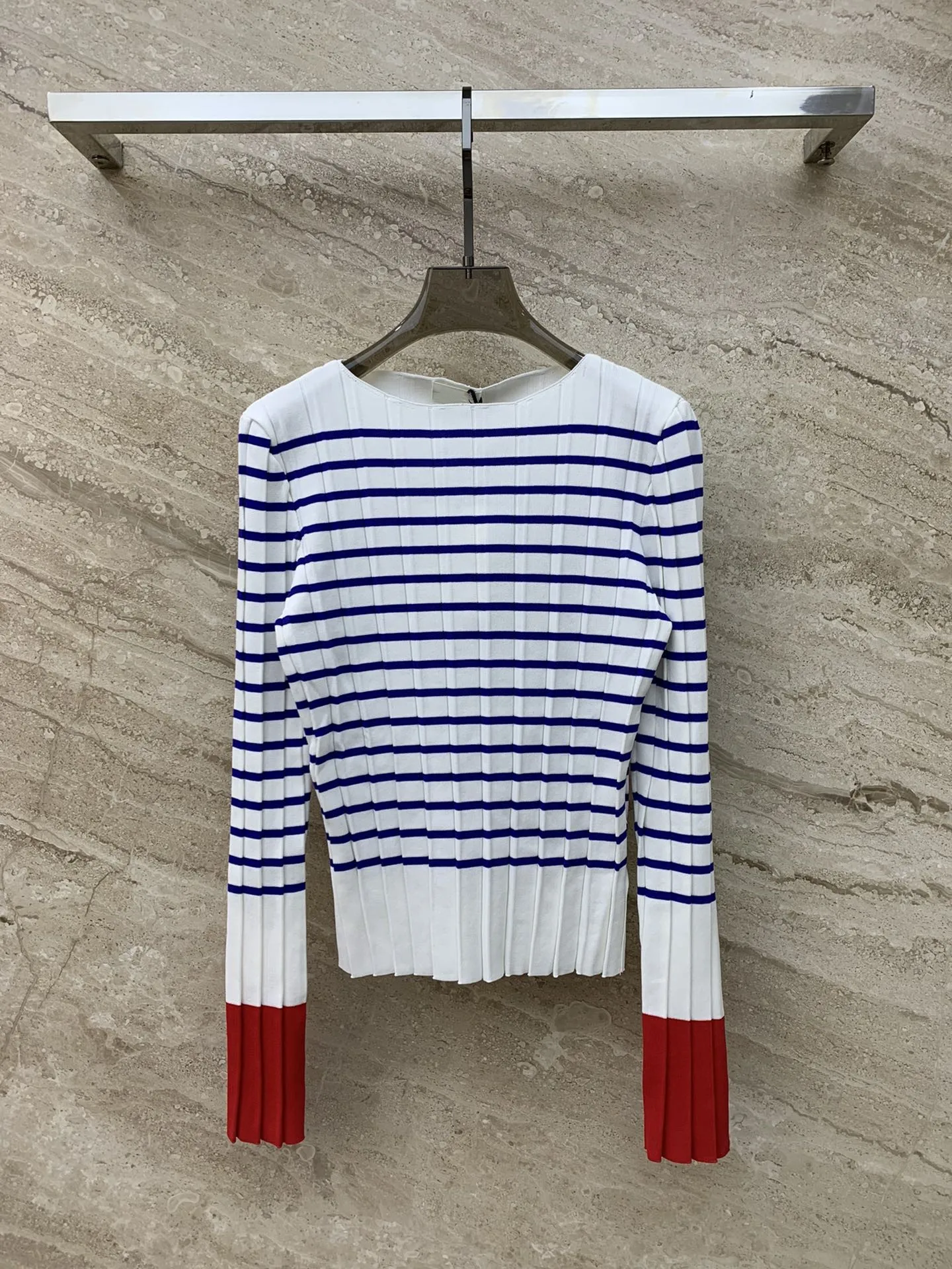 

2023 Women's Clothing Navy stripe contrasting crew neck knitted sweaterWinter New 1016