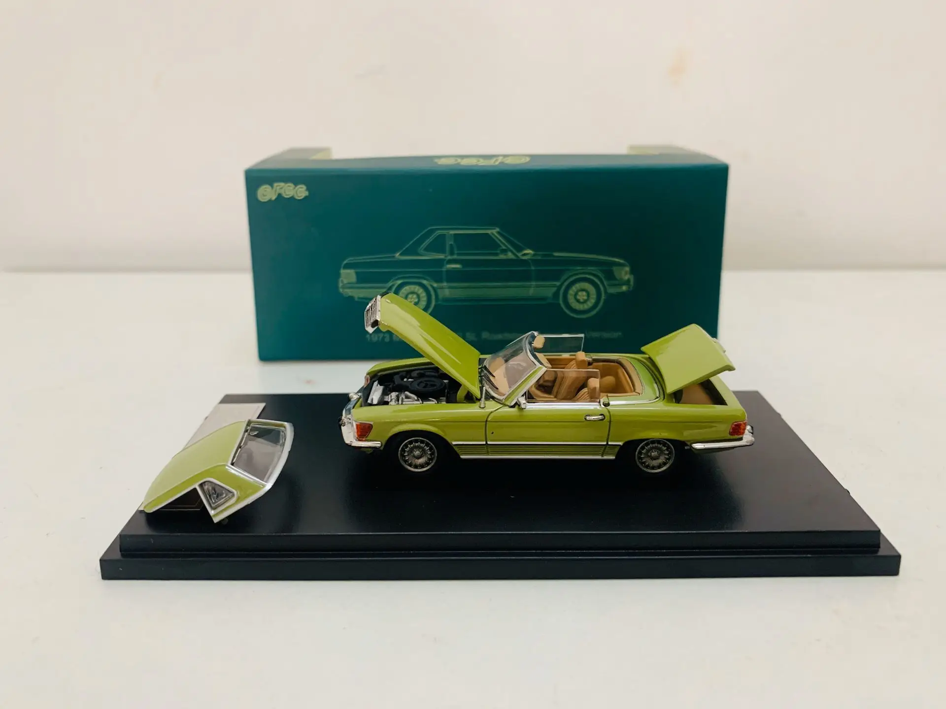 GFCC 1973 450 SL Roadster Hard Top Car Green 1/64 Scale Die-Cast Model