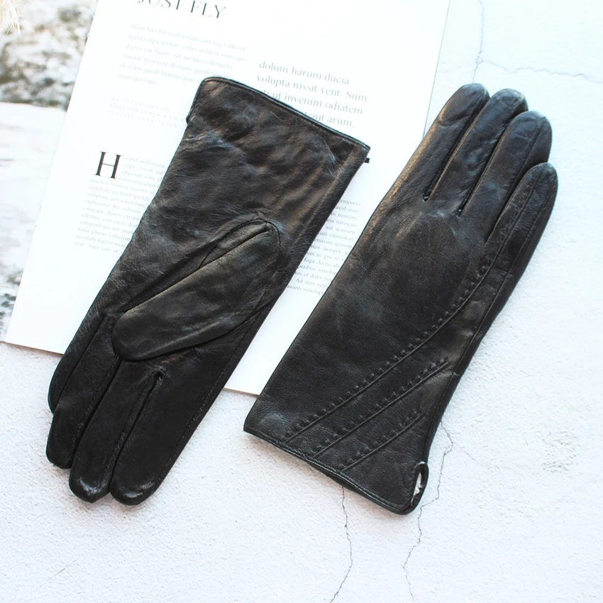 Women's Winter Thickened Sheepskin Gloves Lamb Fur Lining Leather Warm Fashion Motorcycle Riding Gloves Cold-Resistant Driving G