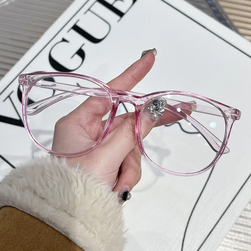 نظارات خفيفة للغاية مضادة للضوء الأزرق بالقرب من ا...