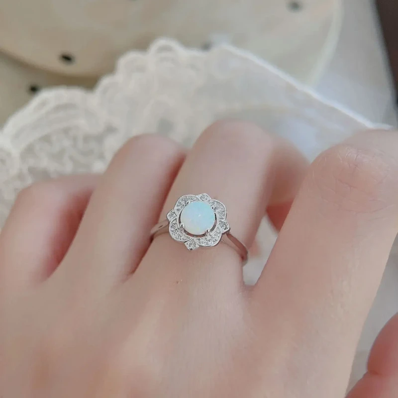 2023 Nuovo Tesoro Di Buon Auspicio Vendita Calda Anello Femminile Fiore Styling Moda Mano Gioiello Versatile E Semplice