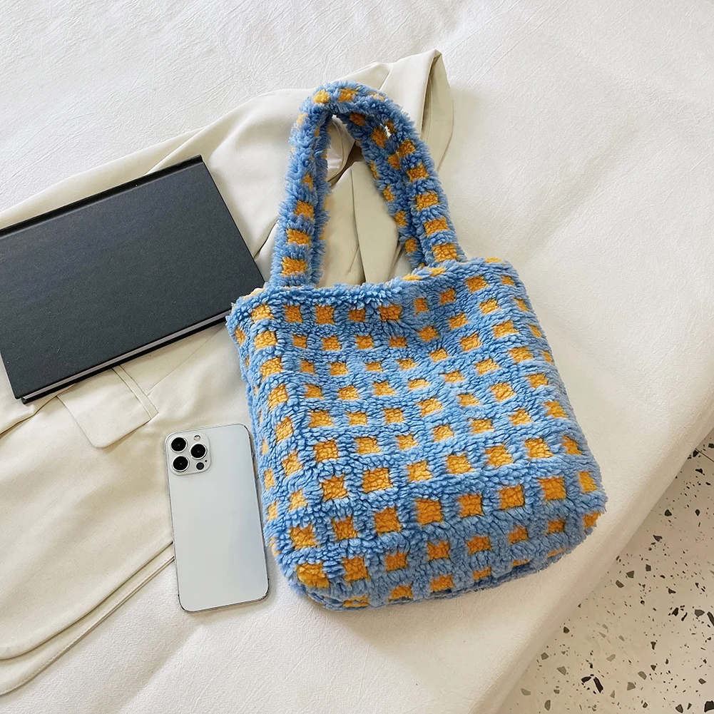Winter Einkaufstasche flauschige Pendelt asche Frauen Plaid Blume Achsel Tasche große Kapazität Umhängetasche Damen hochwertige Plüsch Handtasche – Detail 11