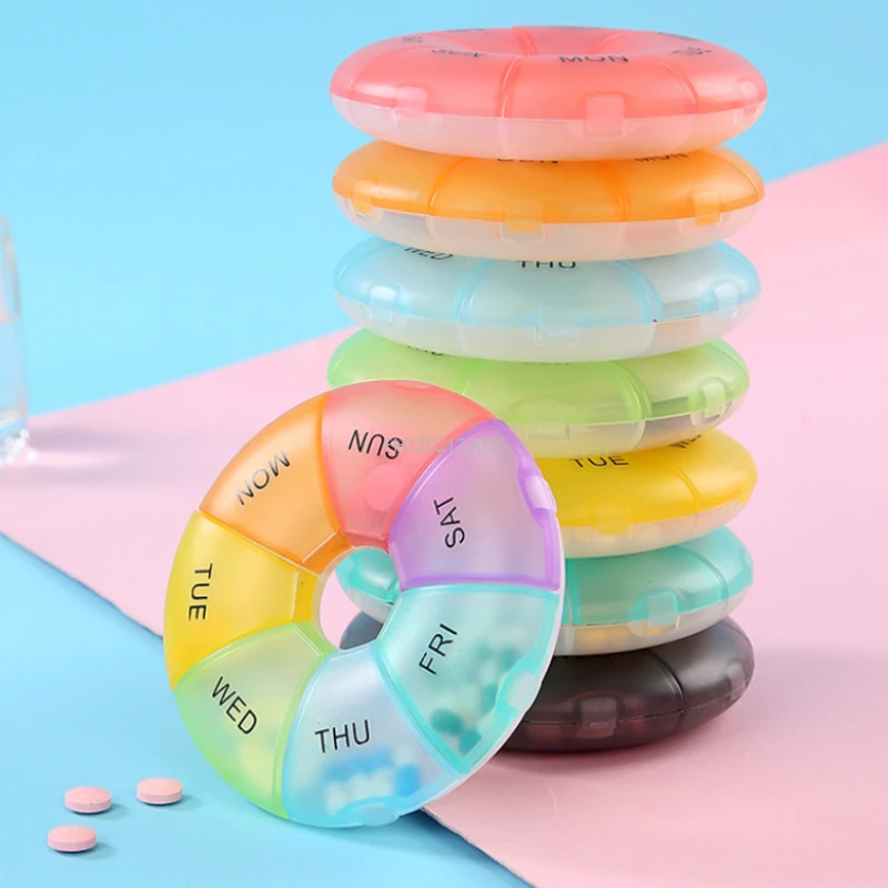 1PCS Round Pill Case Plastic 7 Days Weekly Tablet Candy Box Portable Storage Tablet Holder Travel Pill Organizer Vitamin Box
