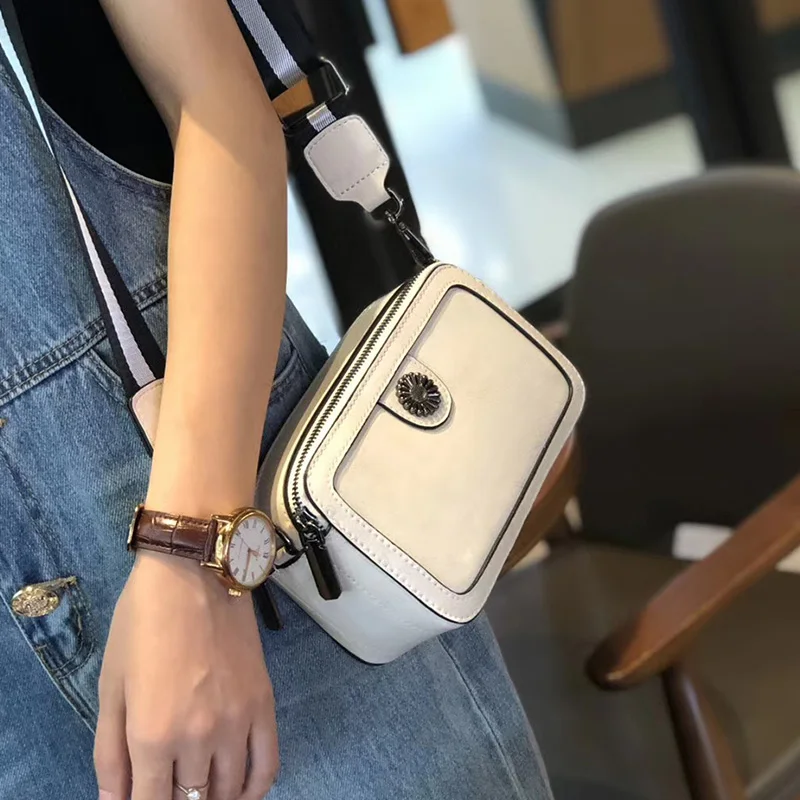 

YY New One-Shoulder Crossbody Fashion Advanced Texture Camera Hot Summer