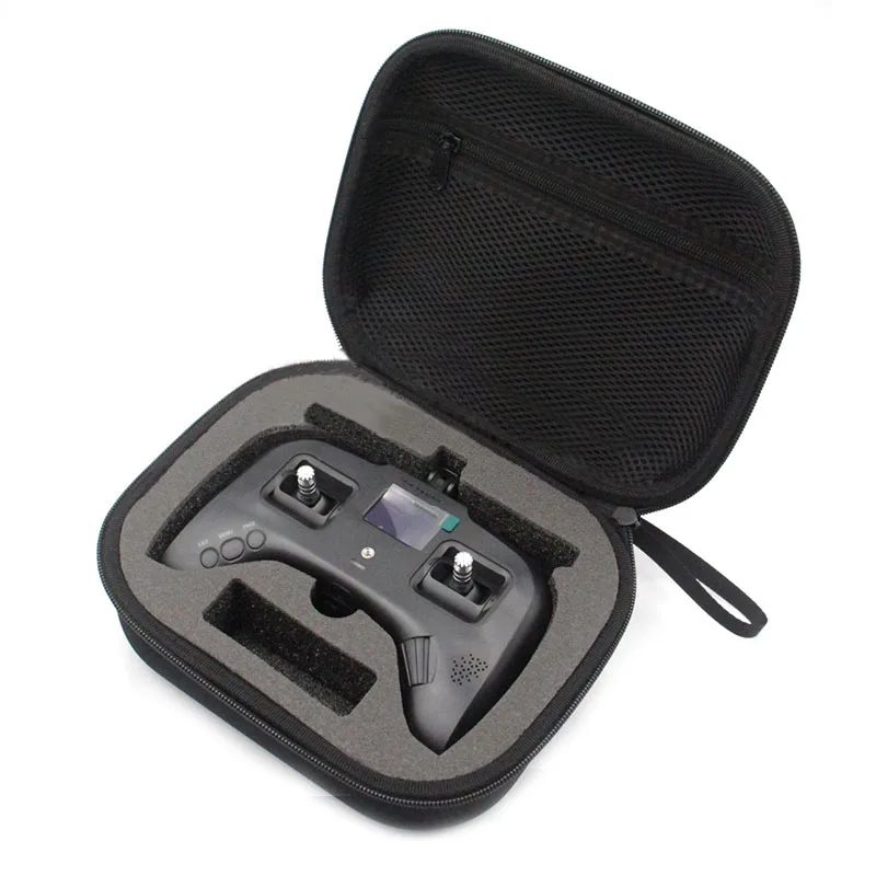 Sac de protection pour télécommande TBS TANGO II vu de dos, avec passant de ceinture et mousqueton.