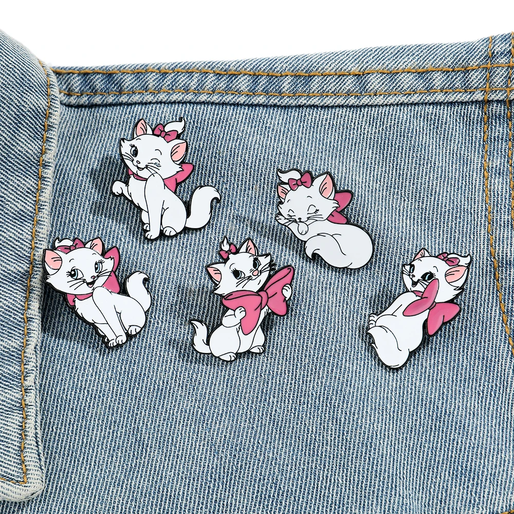 Anime The Aristocats Brooch 5 Pcs Elegant Marie Cat Enamel Pin Metal Emblem Jewelry Backpack Clothing Accessories Festival Gift