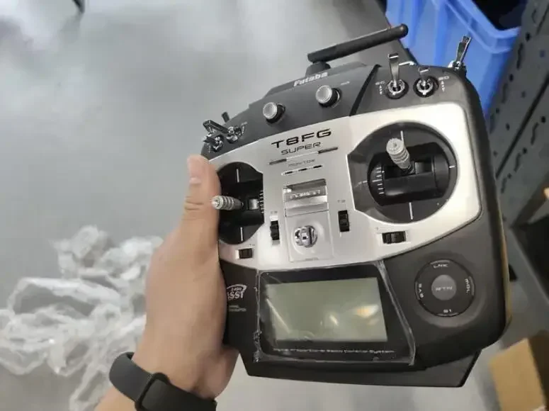 Futaba T8FG Super 14チャンネル送信機 フタバ T8FG 14CH FASST 2.4GHz 2.4 グラム送信機無線システム 90