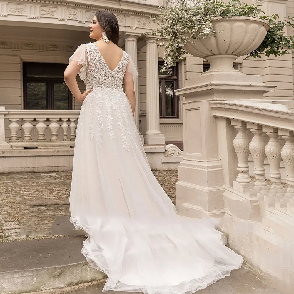 Рисунок 5 - Женское свадебное платье с коротким