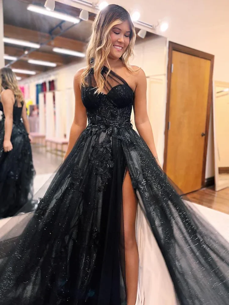 

A-Line Empire Waist Prom Dress Formal Sweep Train Sleeveless Sweetheart Neck Backless with Beading Appliques Evening Ball Gown