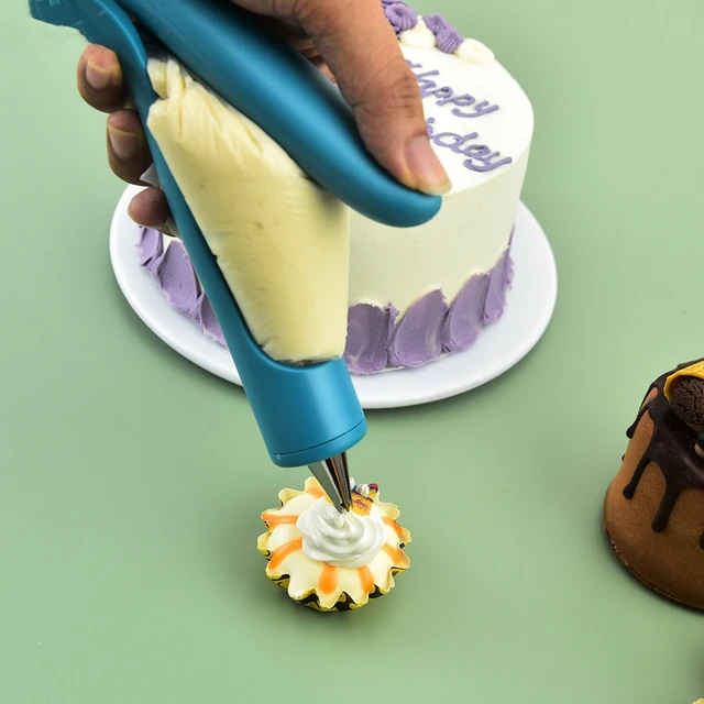 Discover 160+ cupcake decorating machine seven.edu.vn