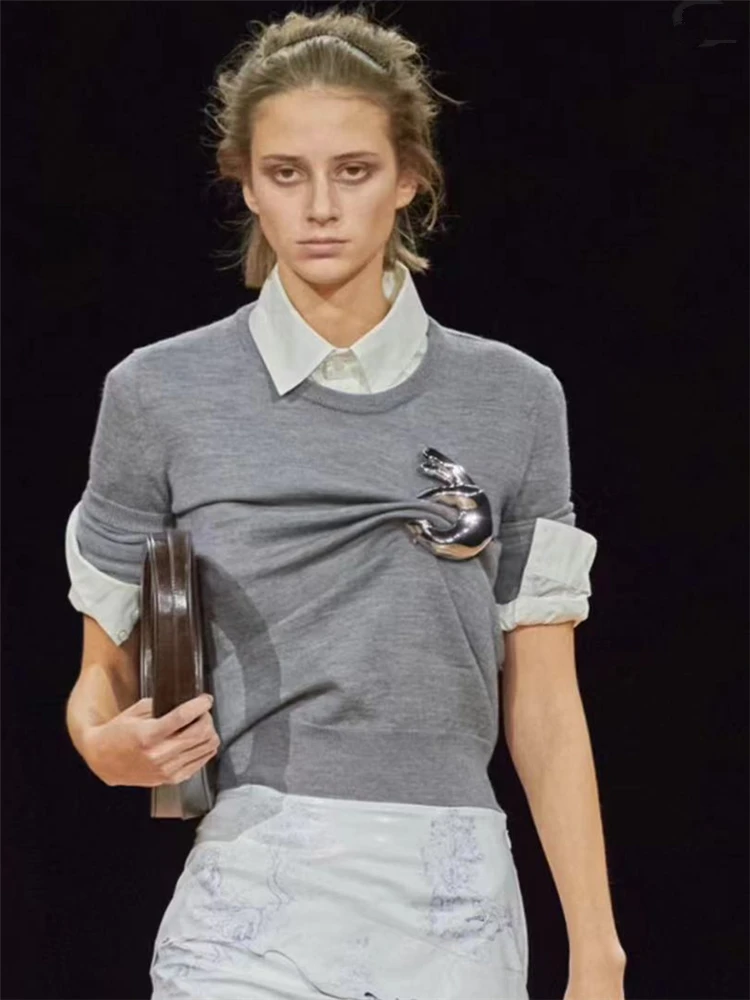 HUANZHI Metal Glossy Large Two Handed Palm Brooch for Women Girls Match Suit Shawl Pins Creative Jewelry Accessories 2024 New