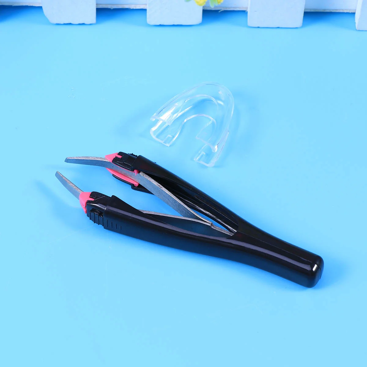 

Automatic Eyebrow Retractable Tweezers for Facial Eyebrow Removal (Color Random)