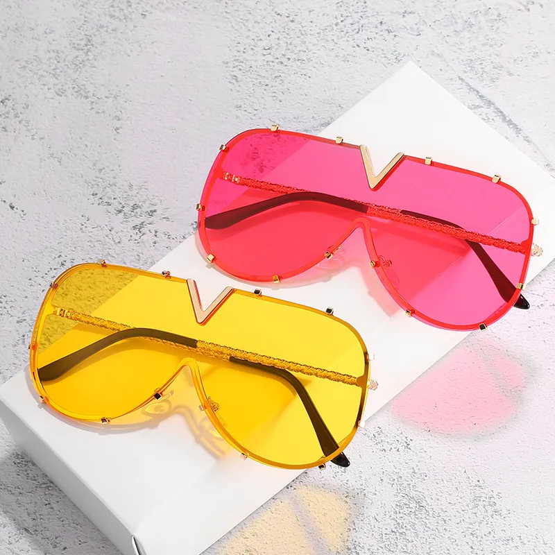 2022 New Fashion One Piece Shield Sunglasses For Women Vintage