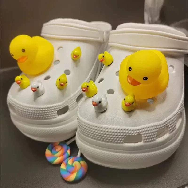 

Новинка, лидер продаж, подвески «сделай сам» для обуви, маленькая Желтая утка, Кроксы, подвески, дизайнерское качество, украшение для сада, обуви, подарок для девушки