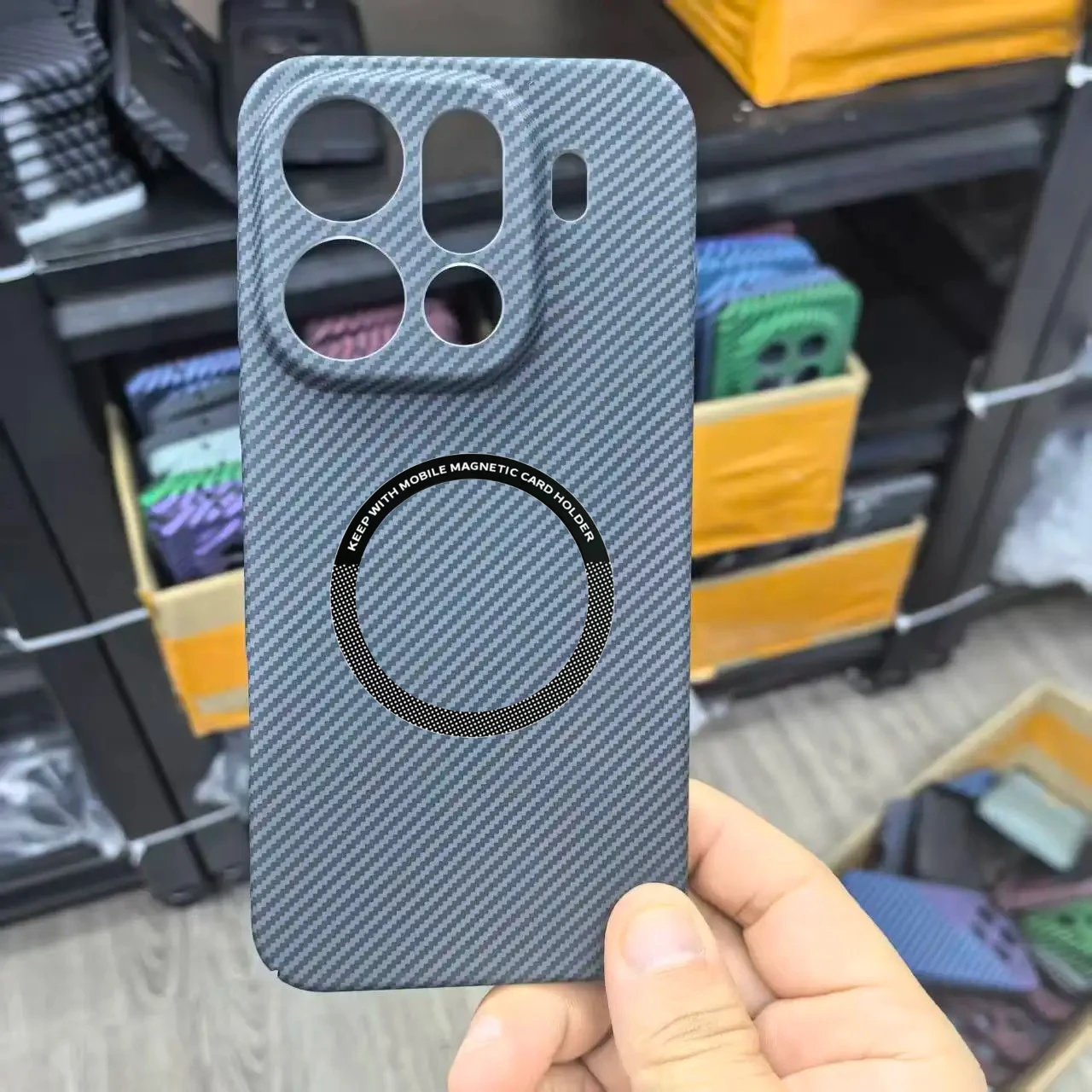 Sleek Carbon Fiber Pattern Ultra-Thin Business Case with Magnetic Charge and Anti-Drop Protection