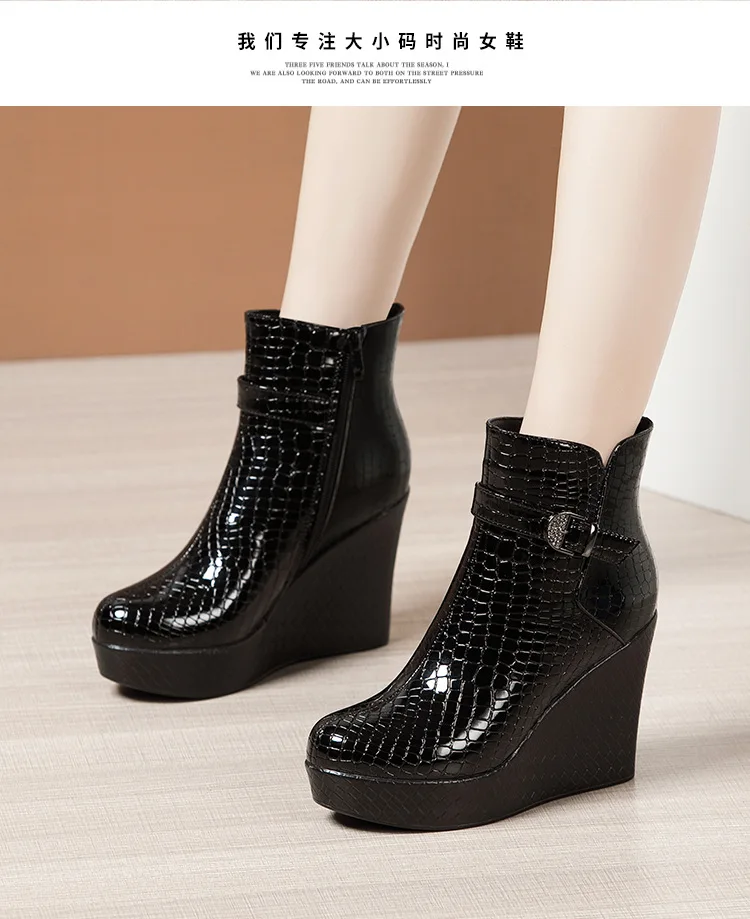 High quality short ankle boots for women Patent leather 10cm wedge high heel platform 2023 autumn / winter elegant shoe - black