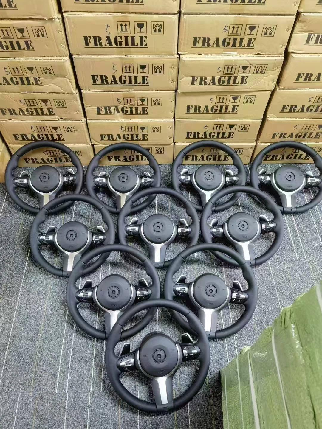 BMW F30 F32 F80 F82 F22 F44 F35 F15 X2 X3 X4 X5 X6 실내 개조용 커스텀 스포츠 그립 가죽 스티어링 휠 (맞춤 제작 가능)