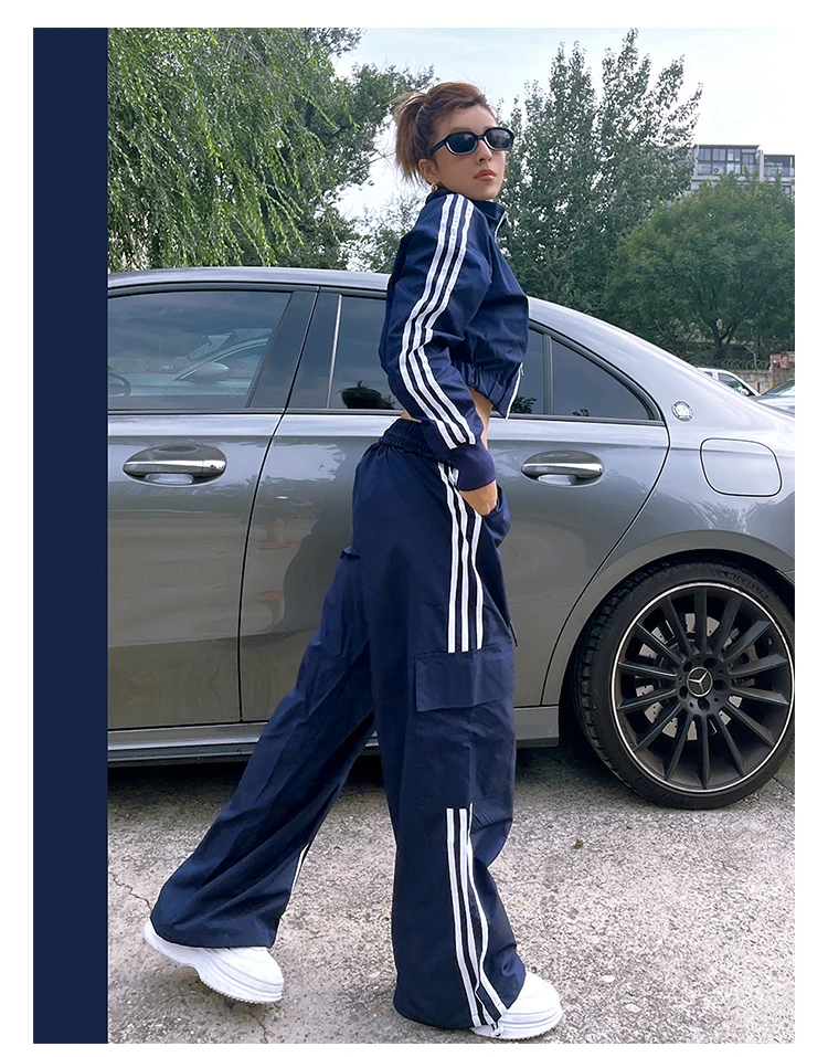 Women Striped Training Tracksuit Set With Double Zip Jacket And Drawstring Cuff Straight Leg Pockets Detail