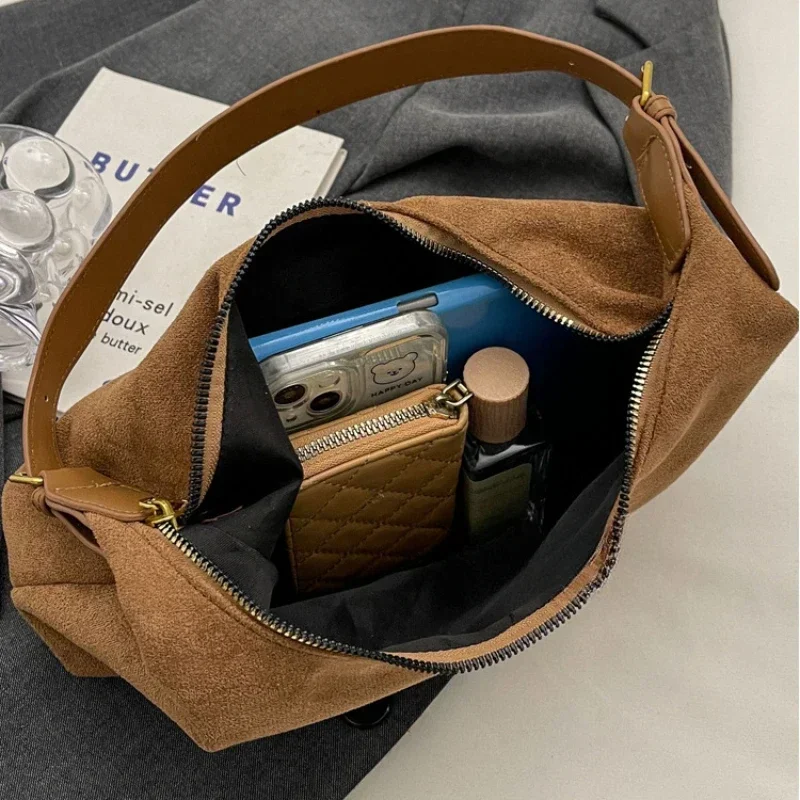 Velvet Handbag Purse Suede Shoulder Bag Causal Crossbody Bags Female Luxury Designer Clutch Ladies Crescent Hobo Bag for Women