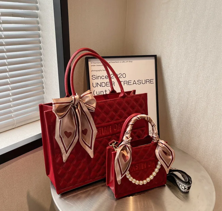 

Красная маленькая квадратная вместительная модная женская классическая сумка через плечо