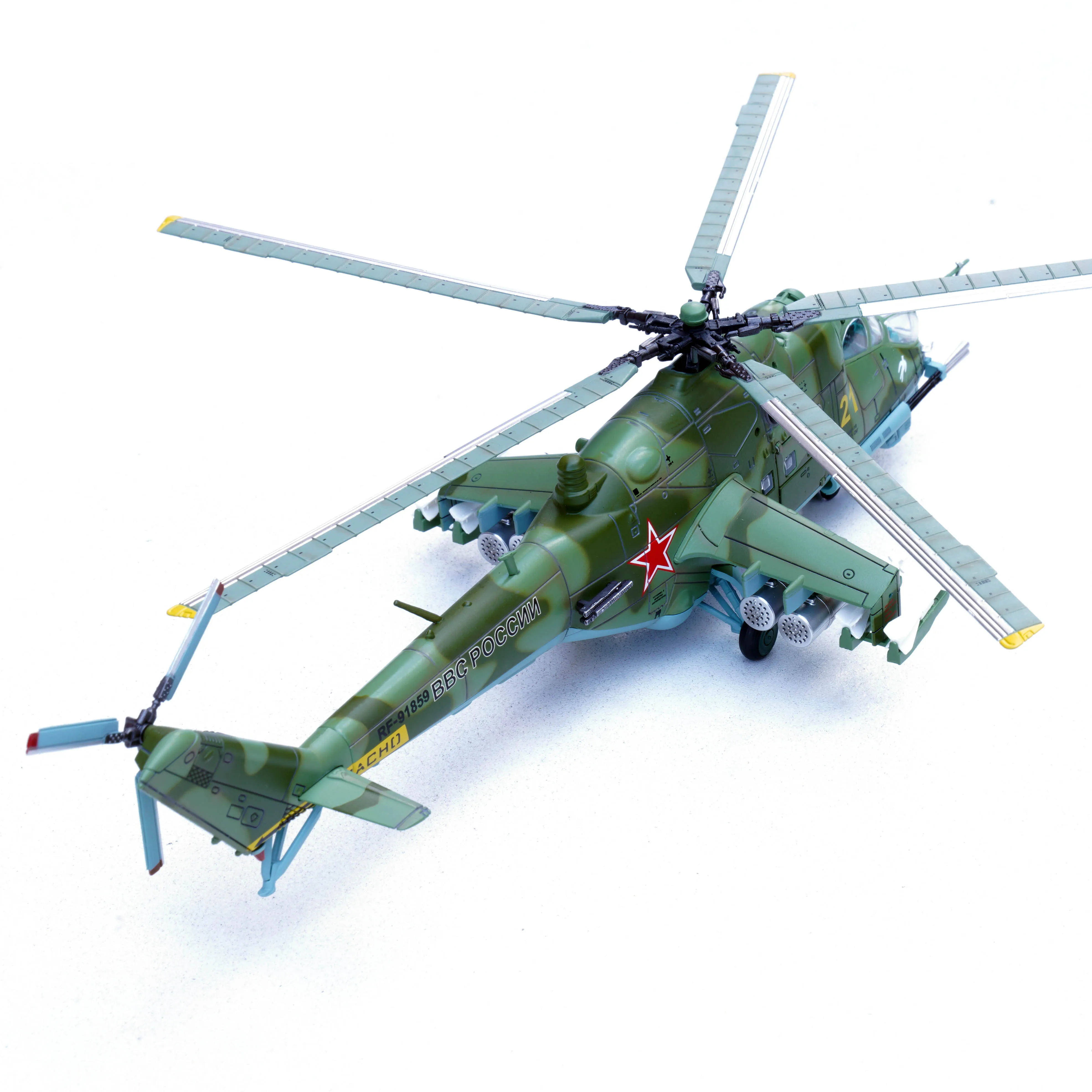 Model helikoptera Mi-24 1:72 od plastike i legure, 26 cm