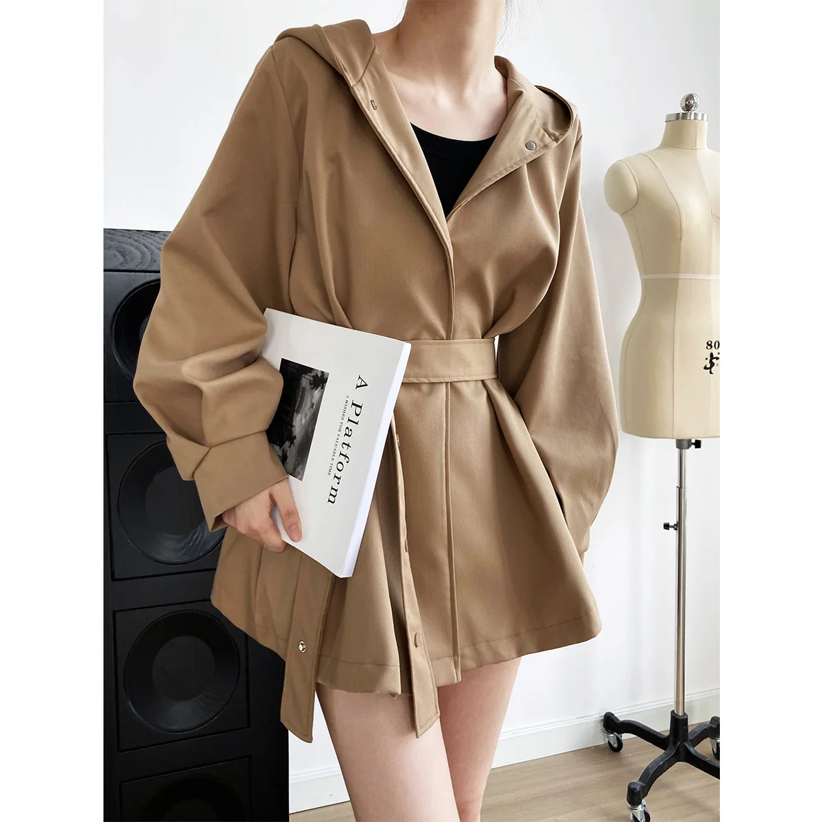 Lu West Korean version of temperament skirt hemline waist drawstring windbreaker coat female spring and autumn new silhouette ho