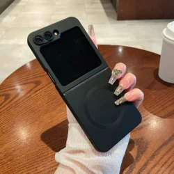 Matte Glass Lens Shockproof Magnetic Case with Magsafe Wireless Charging and Metallic Paint Finish - Z Flip 5 (Black)