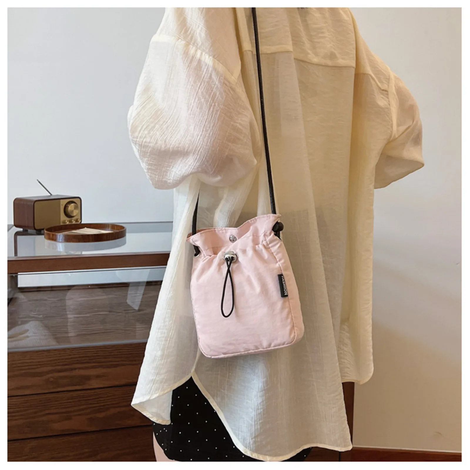 Small Fabric Bag Women 2024 New Fashion Ins Walking Mobile Phone Bag Lightweight Shoulder Messenger Bag 2