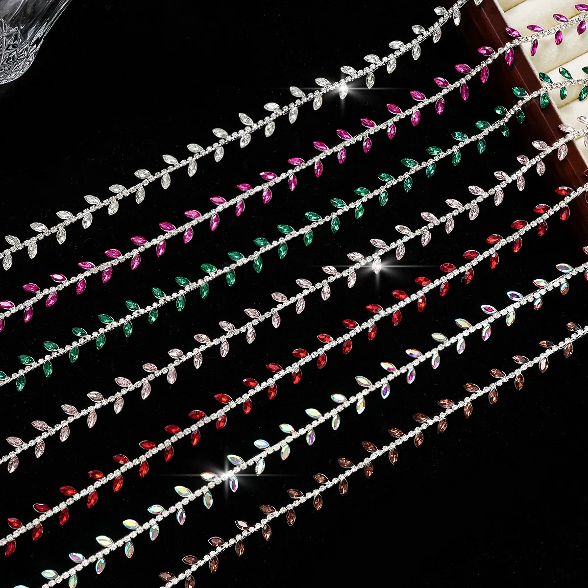 10 Meter Strass-Kette Kristall-Diamant Kleidungszubehör DIY Handwerk Dekoration Blattförmiges Strass-Band Nähzubehör