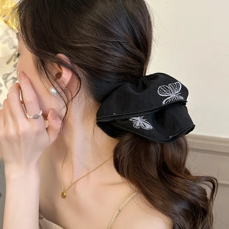 1PC Autumn Winter Elegant Scrunchies-Floral&Ruffled Edge Hair Ties for Women,Black&Beige Hair Accessories, Perfect for Daily