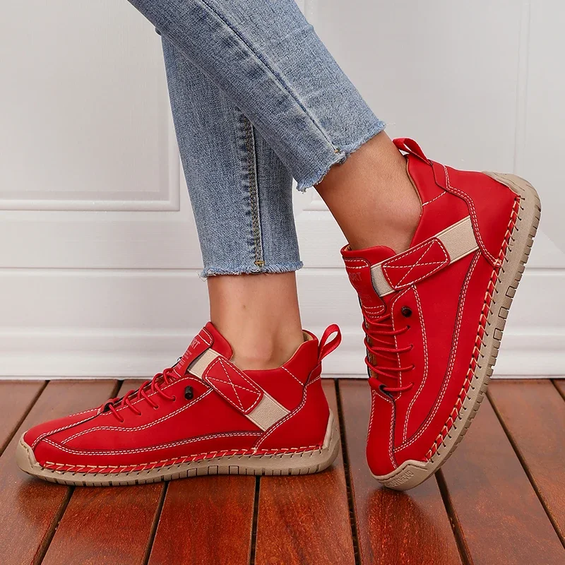 Women’s Retro Mid-Top Boots 15