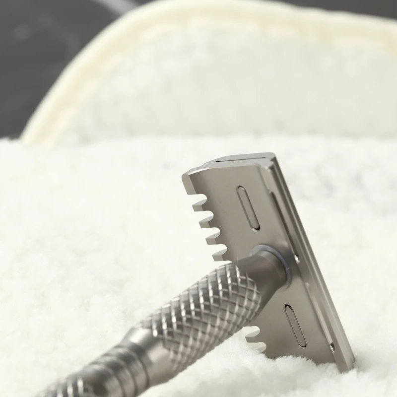 YAQI Ghost  90DC Cross Grain Pattern Titanium Light Weight Safety Razor 5