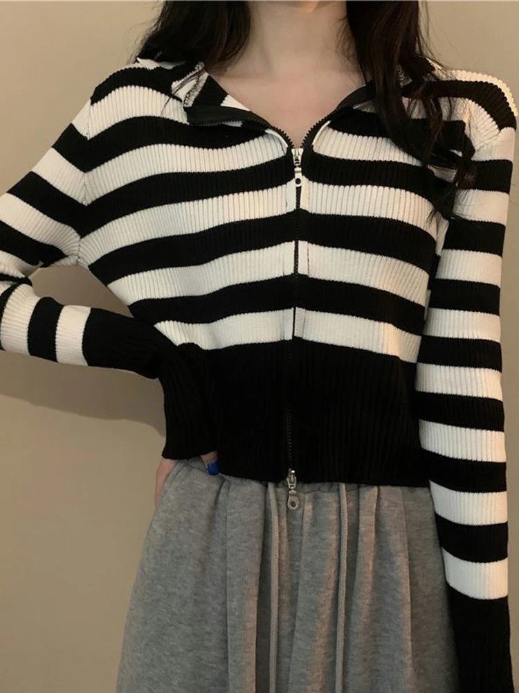 

White Cardigan Women Autumn Thin Knitted Sweater Female Korean Style Zipper Cardigans Ladies Sweet Fashion Slim Knit Crop Tops