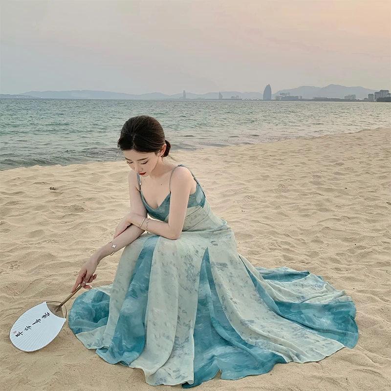

2023 New French Suspender Dress For Women Beach Resort Gradient Blue Free Shipping