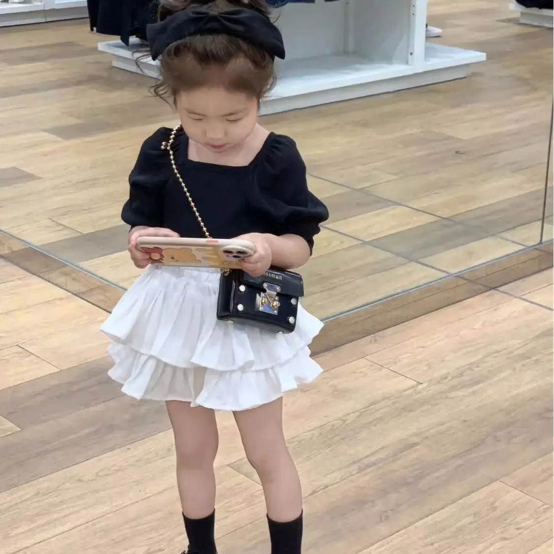 

Childrens Sets Korean Summer New Girls Fashion Puff Sleeve Square Neck Tops White Curled Edge Pleated Skirt 2024 Causal