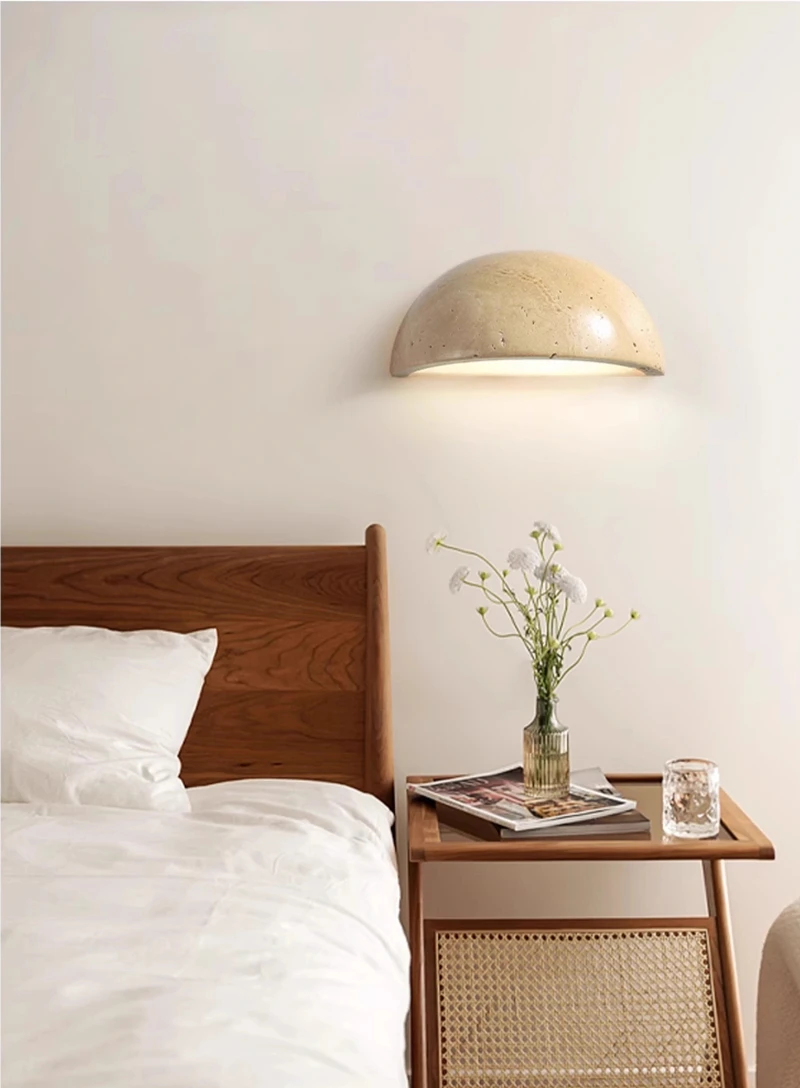 Highlighting Features of the Lamp