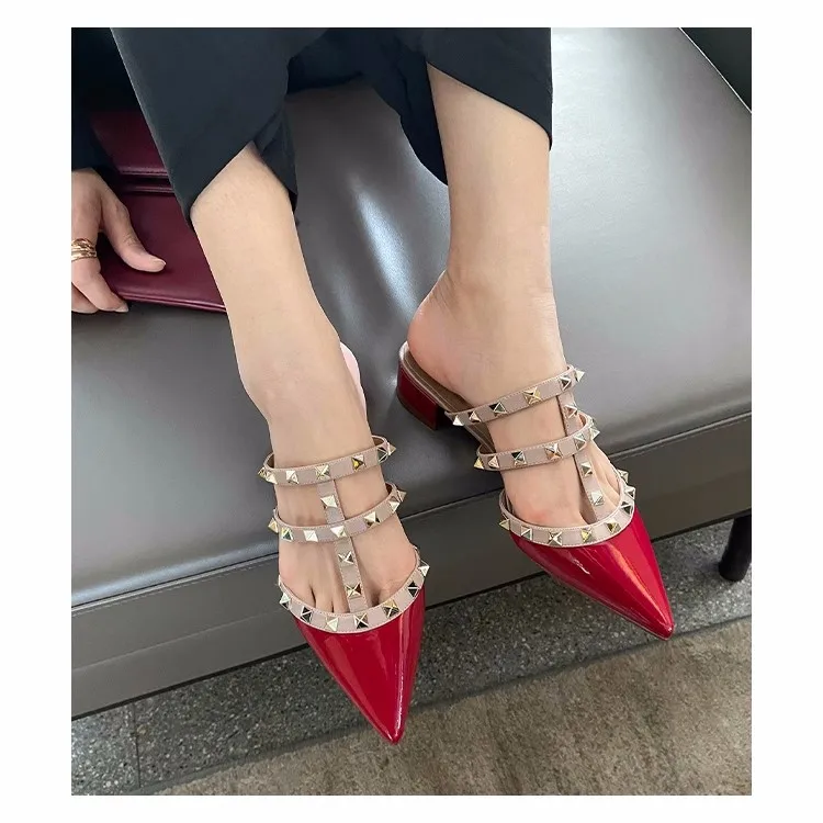 2024 New Summer Slippers Pointed Low Heels Fashion Thick Heel Riveted Ribbon Colored Women's Pointed Slippers Patent Leather