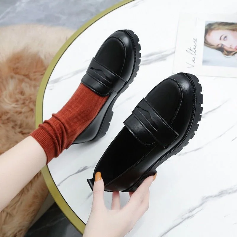 2024 Spring Women Loafers Patent Leather Platform Shoes Pearls